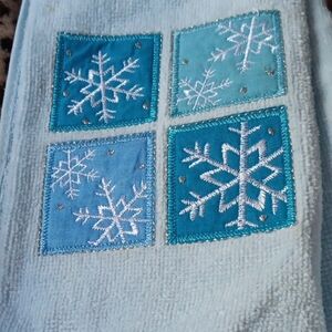 Snowflake Embroidered Holiday Towel Set of 7